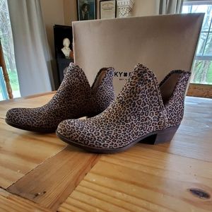 Lucky Brand cut out ankle boot